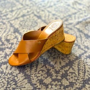 New Tory Burch Wedge Sandals 🌺 Sz 9.5